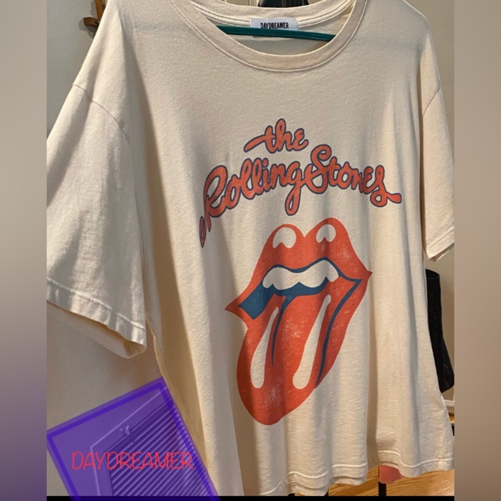 🍭BNWT🍭DAYDREAMER🍭ROLLING STONES TEE🍭.      🍭MEDIUM🍭